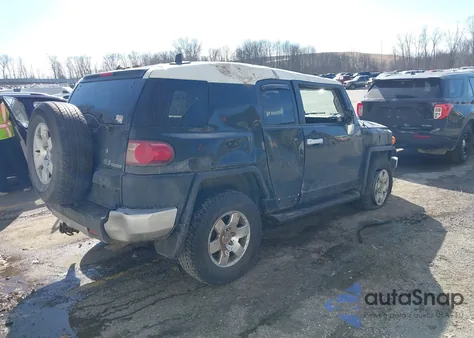2008 Toyota Fj Cruiser z USA, uszkodzony, nr VIN JTEBU11F48K049882